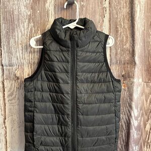 Amazon Essentials Black Quilted Vest